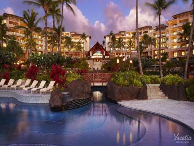 Large Pool with Sun Loungers Large Pool with Sun Loungers